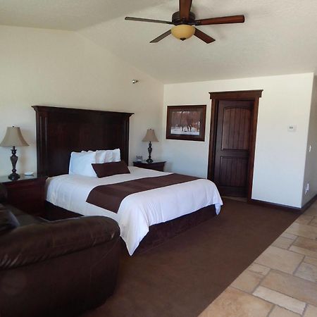 Winterton Suites Уиллистон Экстерьер фото