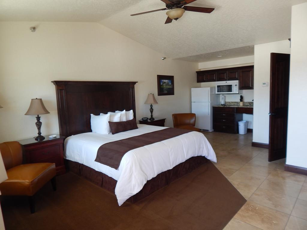 Winterton Suites Уиллистон Экстерьер фото